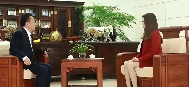 包养10位情妇，睡觉翻牌生下11个私生子，最小情人竟还是零零后！