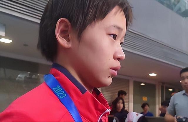 各有目的！全红婵家别墅正式封顶，令人不适的事发生，还不止一件