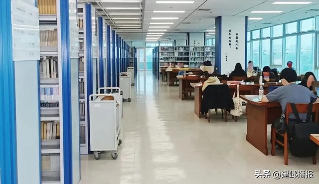 在建邺,“发呆”