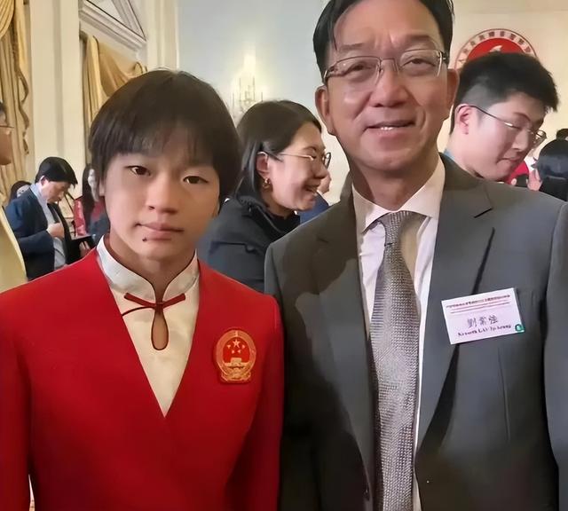陈若琳问全红婵：大学一个月生活费多少？全红婵的回复显情商