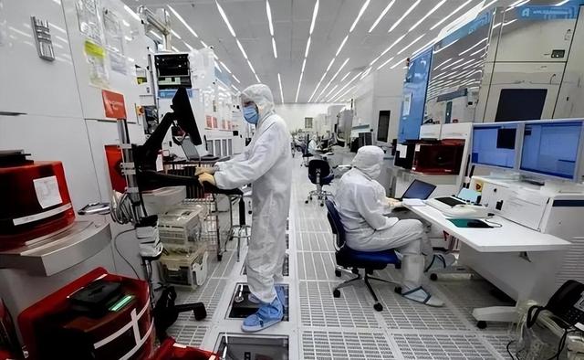 美国曾唯一超级大国遭质疑，欧洲超半人泼其冷水，中国踩对关键步
