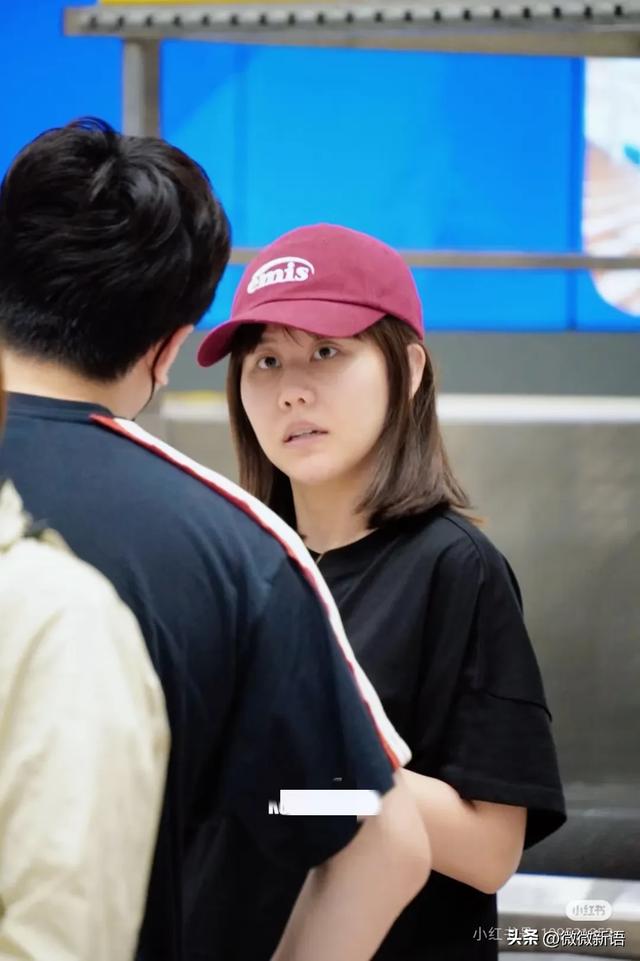 国乒抵达北京，王楚钦肖导聊的开心，蒯曼可爱，陈幸同穿搭很酷