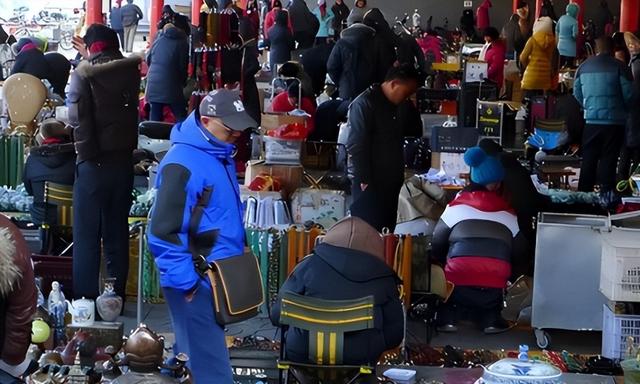 大量日本游客涌入北京，打着旅游幌子不去旅游不吃美食，为啥来？