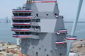 120000吨航母将服役？可搭载75架五代机，真的能领先全球50年？图片