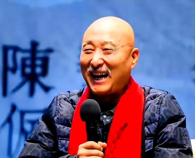 陈佩斯终于可以松口气了，电影《戏台》票房飙升。三大争议曝光！