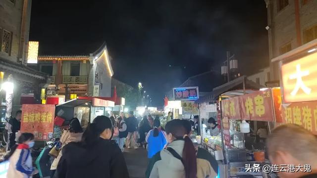赣榆二道街人气依然火爆特别周末，下一步该思考如何提升文化内涵