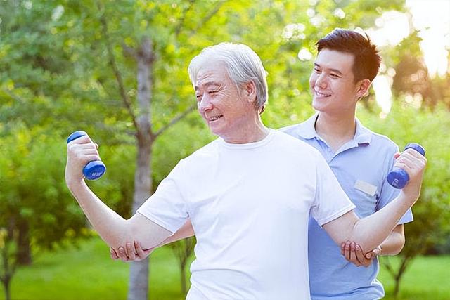 干燥综合症从何而来？医生揭示：常与这4种隐性因素脱不了干系