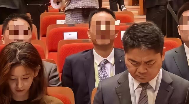 婚变风波48小时后，刘强东不再沉默，坦言“在老婆面前没了自信”