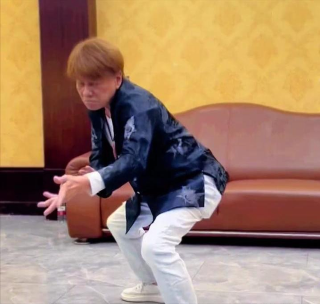 梁小龙去世早有预兆，关门弟子爆料3个“不良爱好”，都是催命符