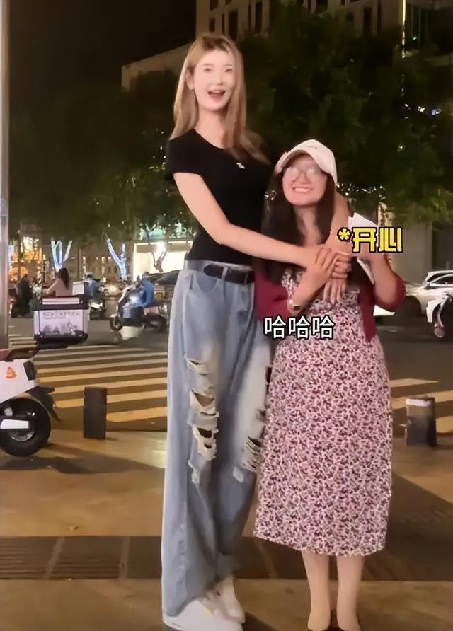 东北女孩身高2.26米，貌美如花，妈妈却天天发愁：这辈子都难嫁人