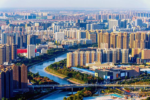 同样为长江中游的城市，岳阳为何没有发展成为武汉一样的大城市？