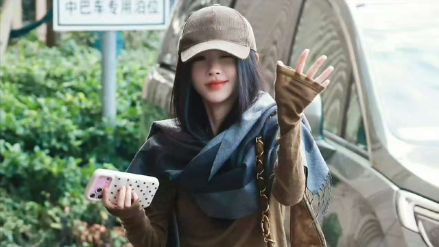 陪玩陪睡只是冰山一角，合同纠纷，陪客旅行，舔手指，个个都荒唐