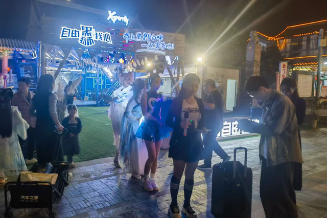 皇家驿站国庆福利清单：满赠好礼、幸运抽奖，嗨玩整个假期