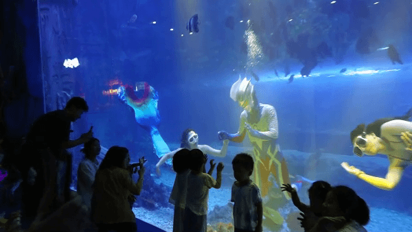 刷爆番禺人朋友圈的新地标，18000㎡的空间究竟藏着什么？