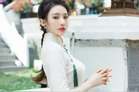 刘奕宁：旗袍真的很衬你气质，古典和现代融合得刚好！图片