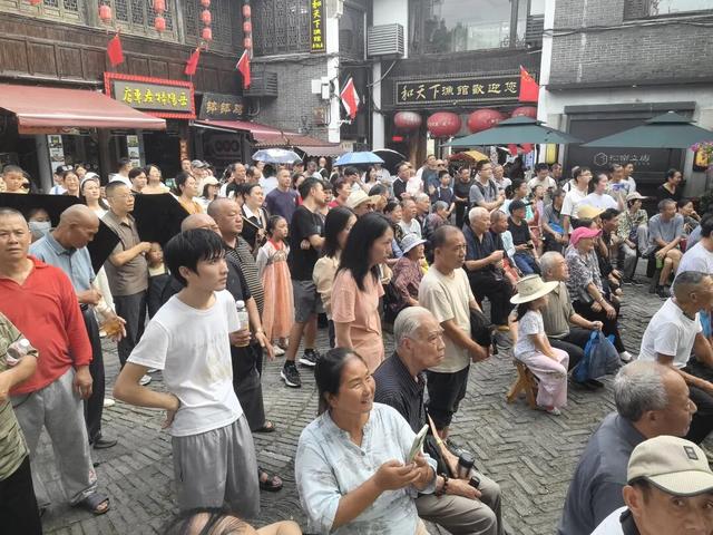 这个假期，岳阳给你“人从众”Plus版！