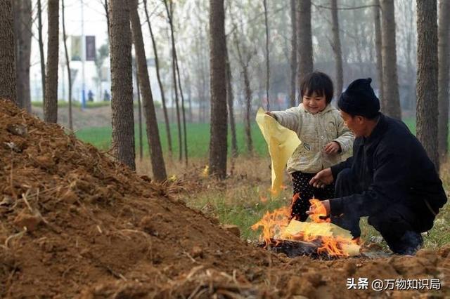 墓碑上的“考、妣、故、先、显”，分别是什么含义？用错会闹笑话