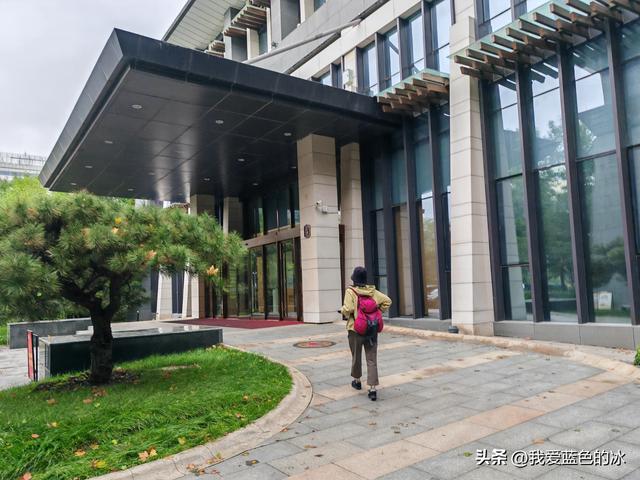 赶六个小时的路，来到邯郸为学步