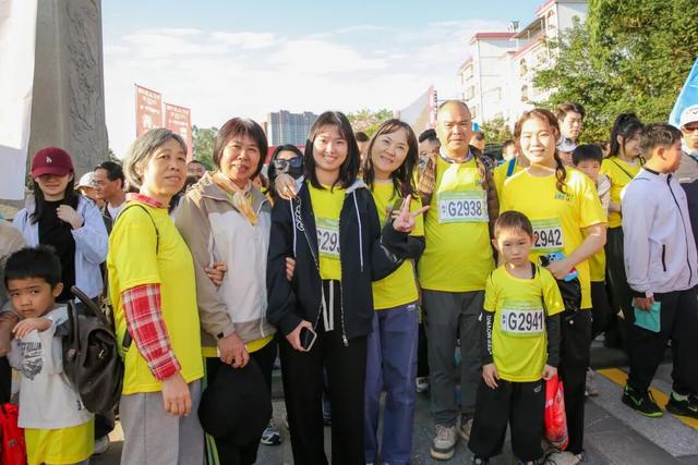 全民迎全运，万人走丹霞