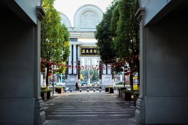 这个“名牌加身”的西南山城，正适合淡季来玩！