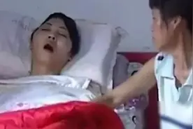湖南23岁植物人顺产生女，分娩疼痛将她唤醒，丈夫却逃之夭夭图片
