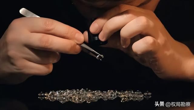 卖不动了？知名品牌巨头宣布降价，库存堆成山，囤货者亏惨了