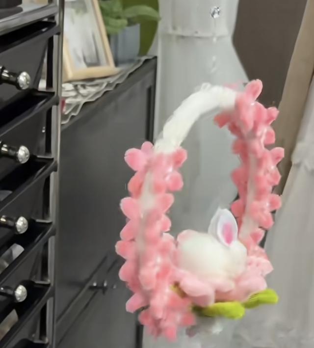 我用扭扭棒捏出“神仙兔子灯”！全网都在学，这手作也太治愈了