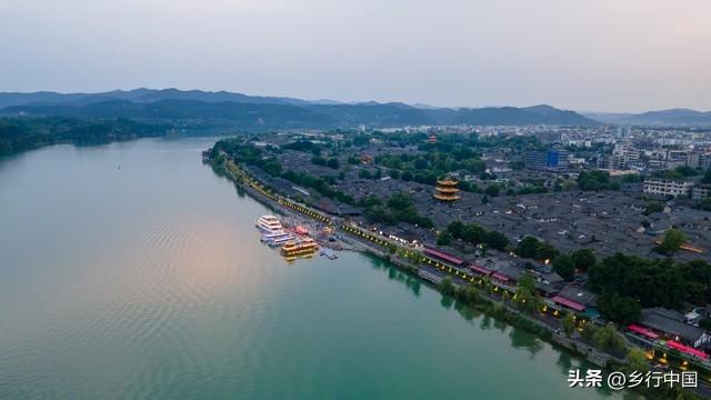 中国四大古城核心吸引力、客群画像与阆中古城的破圈策略研究