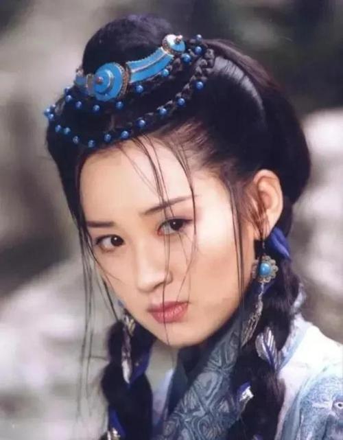 她一生 “风流成性、老少通吃”，撩汉无数，现如今56岁却依旧单身