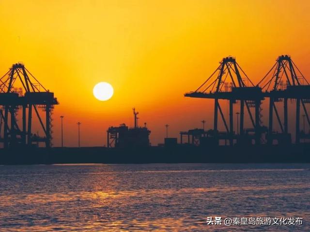 来秦皇岛赴一场美妙的「海上日出」之旅吧！附日出时刻表