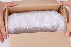 快递里的气泡垫别扔啦！放卫生间、厨房特实用，一年能省不少钱！图片