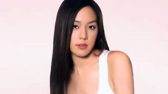 她14岁已是“人间尤物”， 被首富看中花10亿娶回家， 8年生了四胎