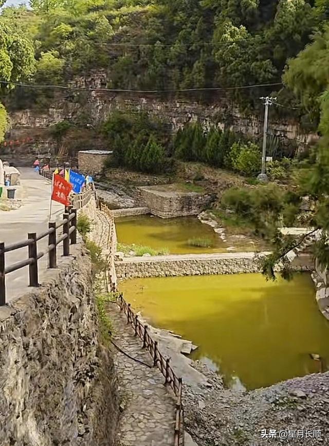 大前村游漫时光;石韵红魂扑面来;秋阳薄纱仍自在