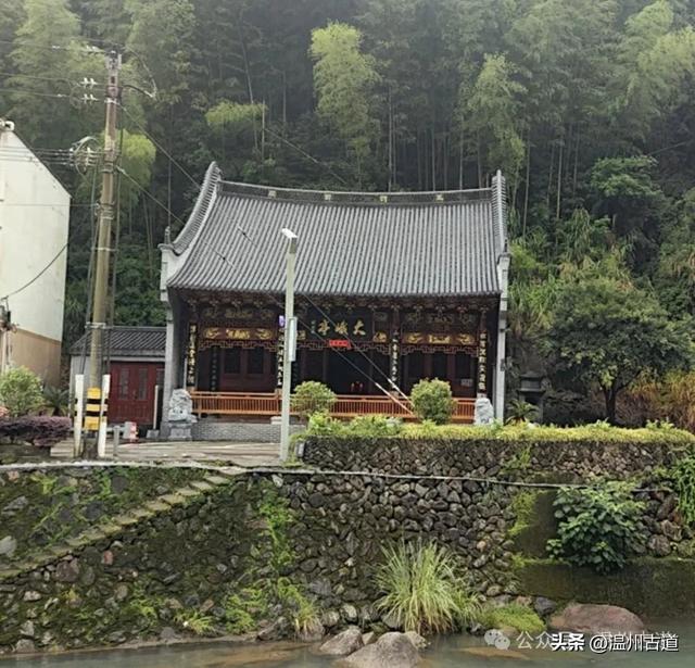 藏在浙南九寨沟里的红色秘境!可亲子徒步,在清溪飞瀑里寻凉意!