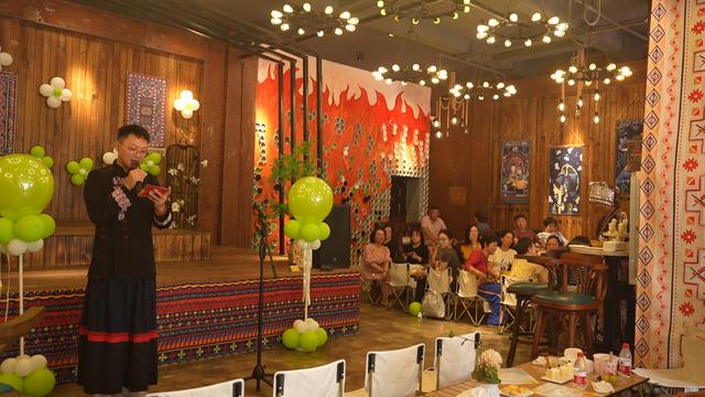 盘州市妥乐古银杏景区：绿色氧吧引来众多避暑游客