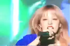 宋雨琦团宠魅力，舞台改动作引队友宠溺表情图片