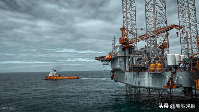 中国向海图强添利器！FLNG 提前交付，国际同行叹服不已