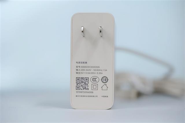2千元内最亮便携投影！当贝Smart 2图赏