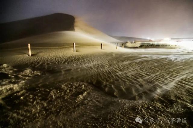 【敦煌第二场雪】月牙泉风雪交加景致极为震撼