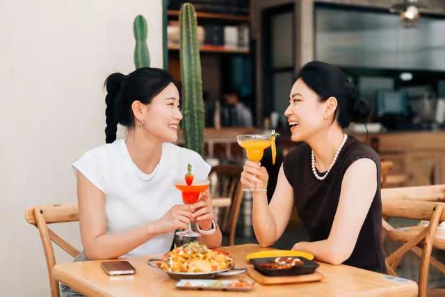 婚姻也能拼单了？年轻人正在用"拼婚"破解结婚困局。