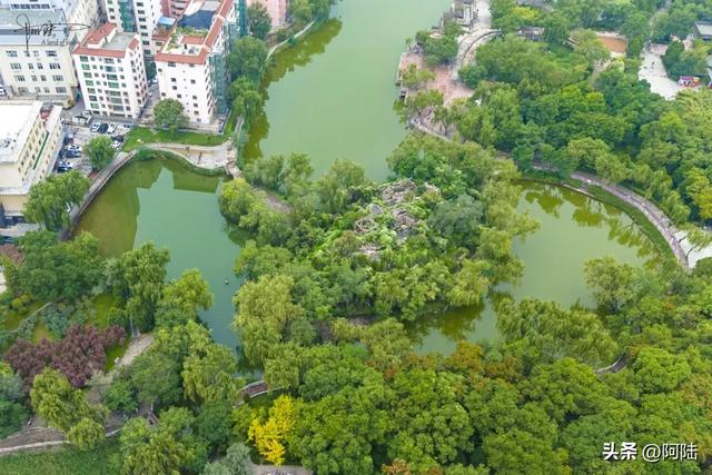 兰州西湖的景似江南，跟杭州却毫无关系，原为明代肃王府“西园”