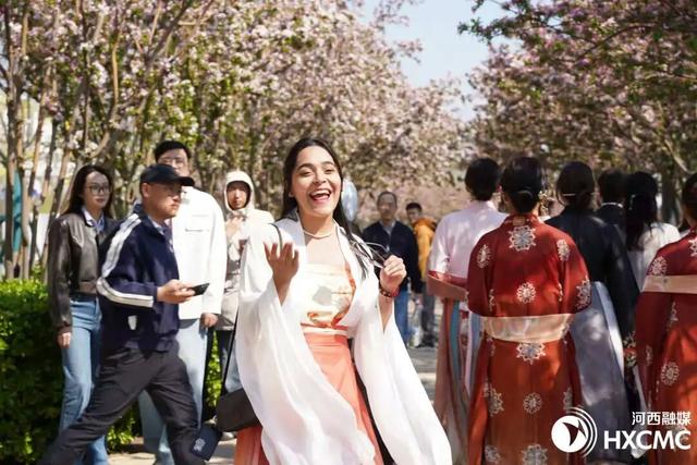 春日河西，这条大道人从众！