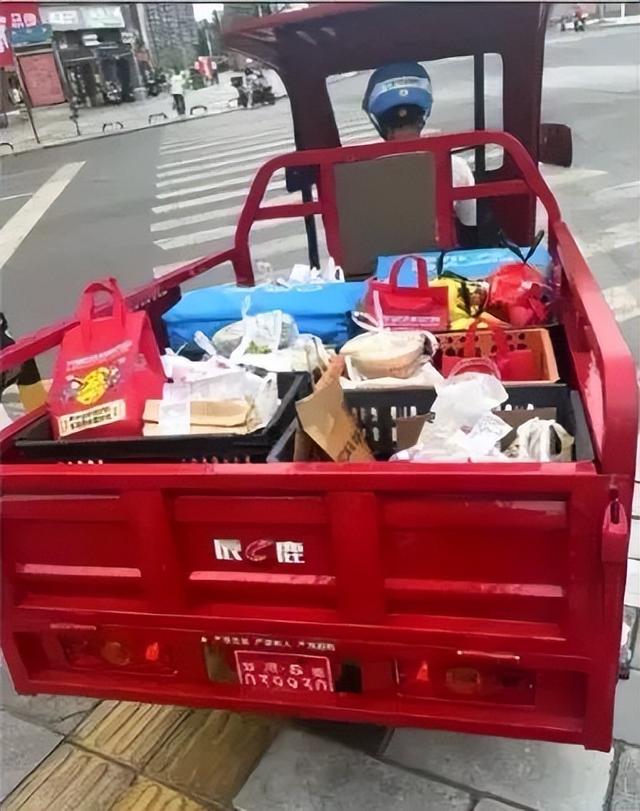 “外卖大战”第1批受害者，住院了