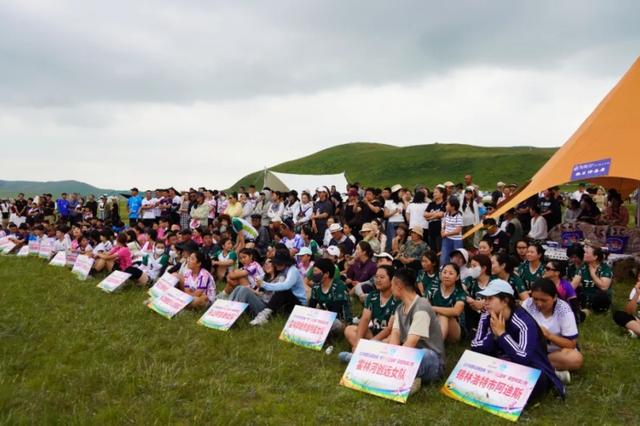 西乌旗“草原99号公路”首届Mini音乐那达慕热闹开演