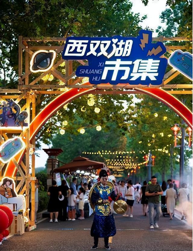 金色长廊迎客来！江苏东海西双湖景区梧桐大道进入最佳观赏期