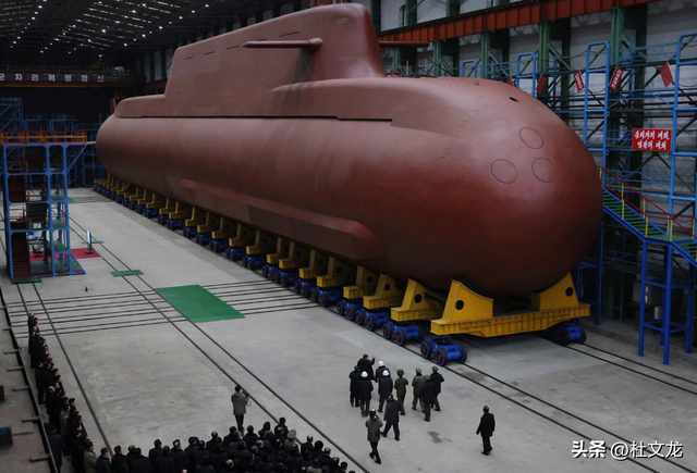 朝鲜公布8700吨核潜艇，10个垂直发射管，威慑覆盖美日韩