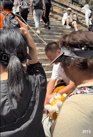 国庆女陪爬：不搞擦边，闷声发财
