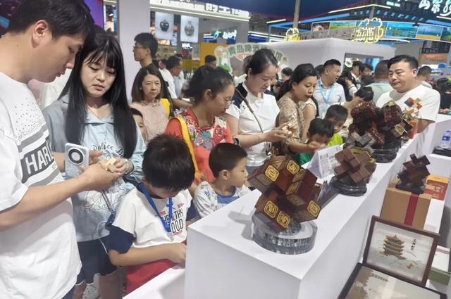 “运河明珠·匠心枣庄”闪耀2025 中国文化旅游产业博览会