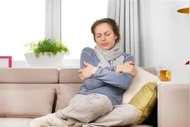 体内有寒气的人，身体常有5种不适，3个方法驱寒养阳图片