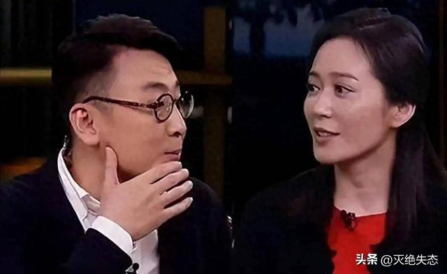 至今未婚未育，身边却有男人陪了近 20 年！54岁的她才是人间清醒